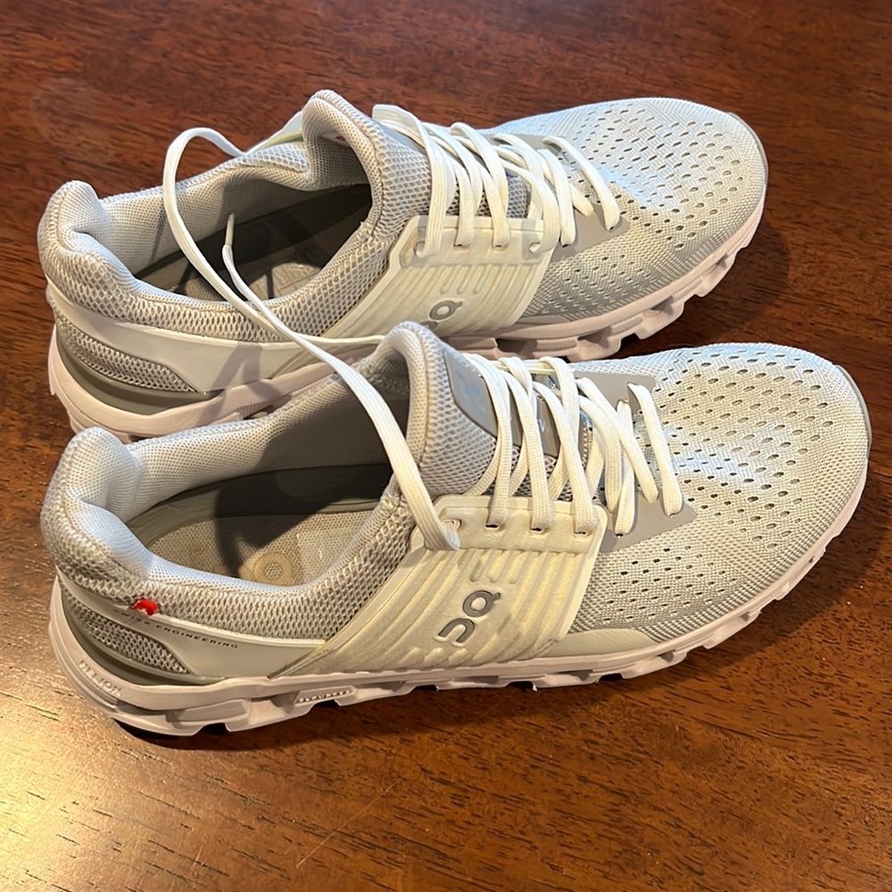 On running cloudswift shoes